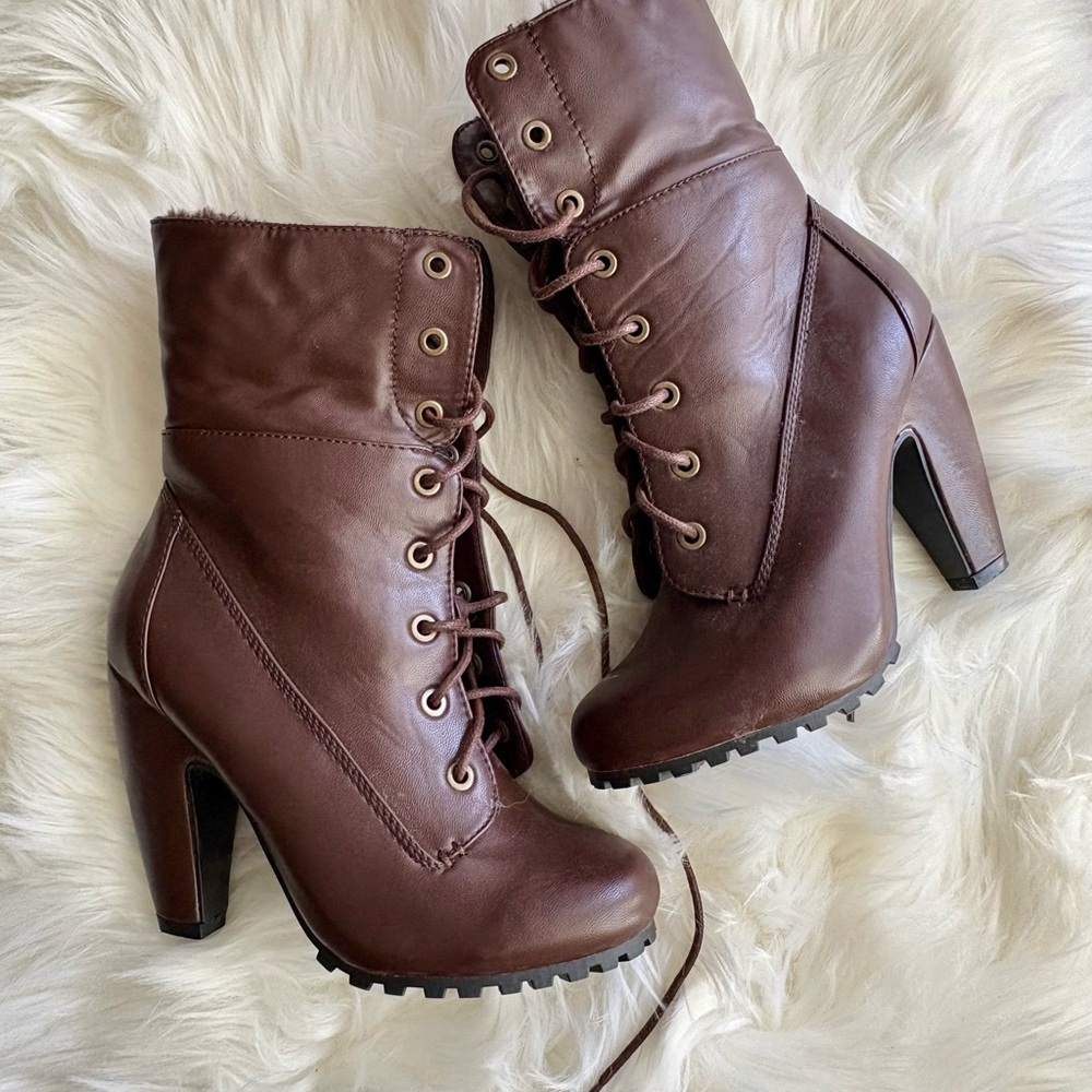 Elegant Brown Lace-Up Ankle Boots